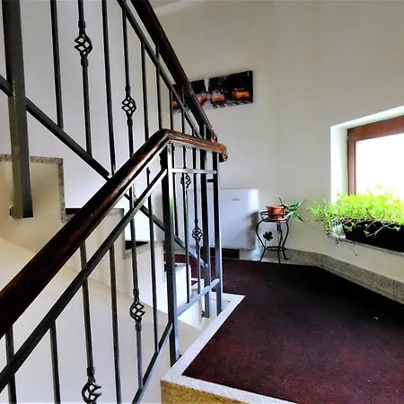 아파트 Cozy Attic Vi 부쿠레슈티